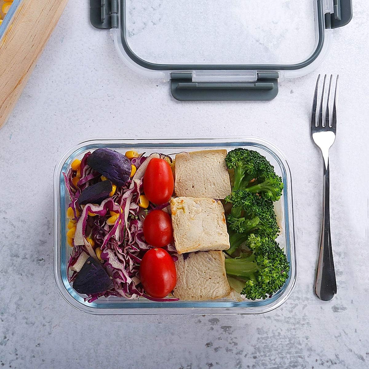 Eco-friendly glass lunch boxes with locking lids – great for microwave heating and fridge storage